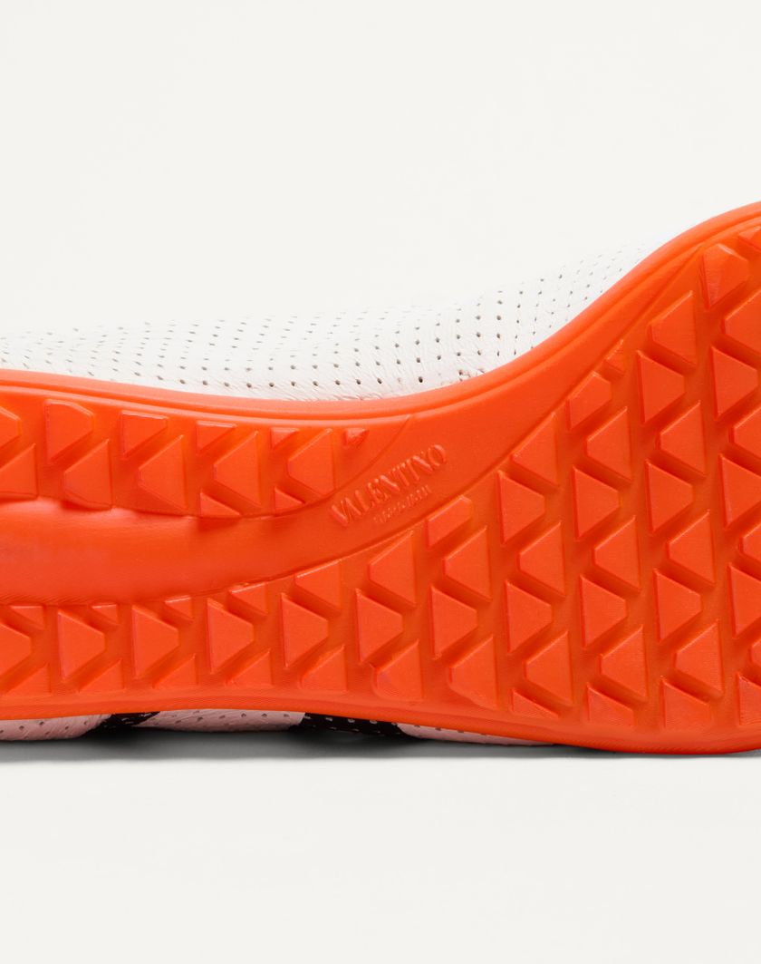 Valentino Handbags Sneaker Chromathon In Nappa Traforata Per Uomo In Bianco/grigio/nero | Valentino IT