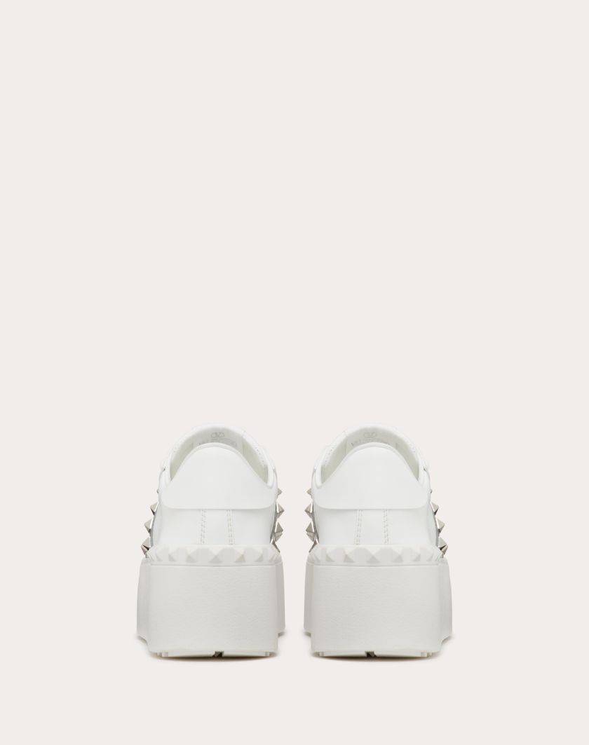 Valentino Handbags Sneaker Flatform Rockstud Untitled In Vitello Con Banda Metallizzata Effetto Craquelé Per Donna In Bianco/silver | Valentino IT