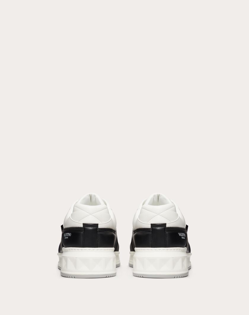 Valentino Handbags Sneaker Low Top One Stud In Rete E Nappa Per Uomo In Nero | Valentino IT