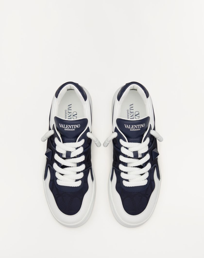 Valentino Handbags Sneaker Low-top One Stud Xl In Nappa E Tessuto Tecnico Jacquard Toile Iconographe Per Uomo In Verde Militare/bianco/nero | Valentino IT