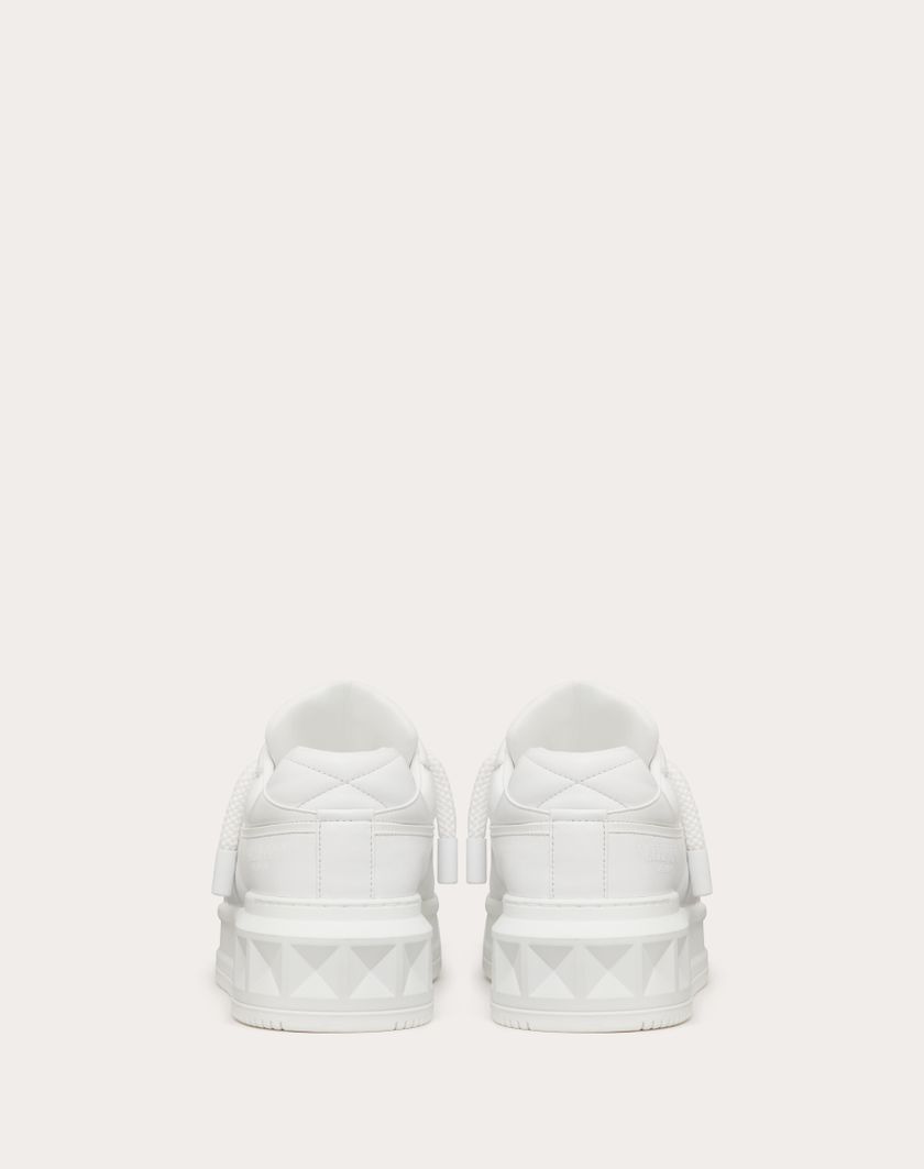 Valentino Handbags Sneaker Low-top One Stud Xl In Nappa Per Uomo In Bianco | Valentino IT