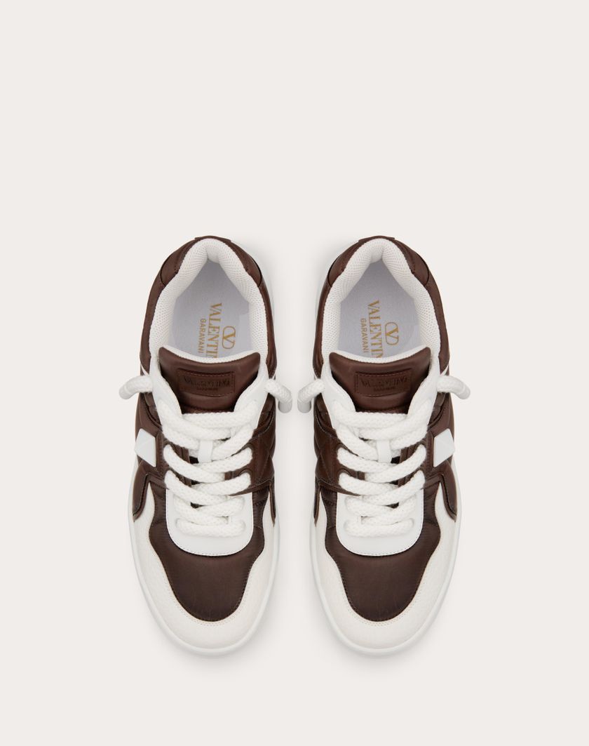 Valentino Handbags Sneaker Low-top One Stud Xl In Vitello E Nylon Shiny Per Uomo In Bianco/fondant | Valentino IT