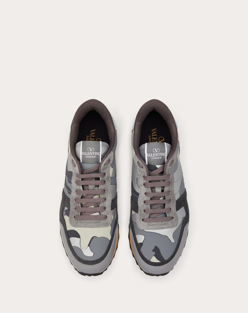 Valentino Handbags Sneaker Rockrunner Camouflage In Tessuto Nappato Per Uomo In Grigio/silver/nuage | Valentino IT