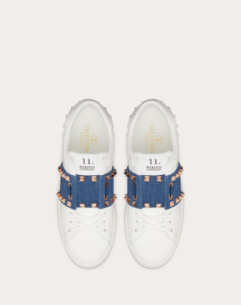 Valentino Handbags Sneaker Rockstud Untitled In Vitello Con Banda In Denim Per Donna In Denim/bianco | Valentino IT