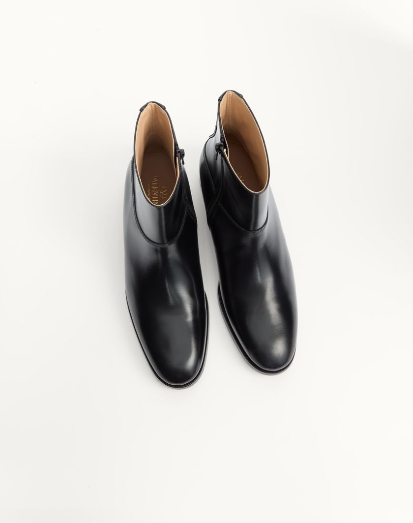 Valentino Handbags Stivaletto Pat In Vitello Per Uomo In Nero | Valentino IT