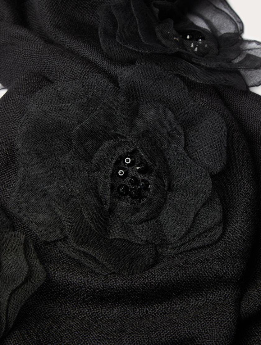 Valentino Handbags Stola Lace In Cachemire Con Ricamo Rose Per Donna In Nero | Valentino IT