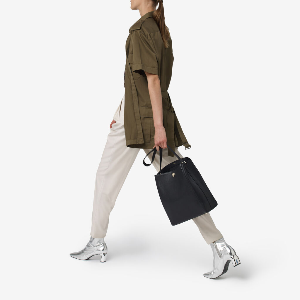 Valextra Borsa A Spalla Media In Pelle Nera | Valextra Brera