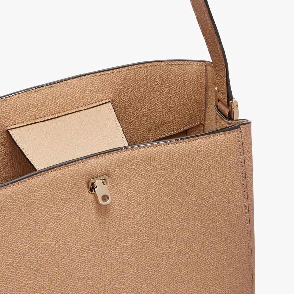 Valextra Borsa A Spalla Versatile Media In Pelle Beige | Valextra Brera