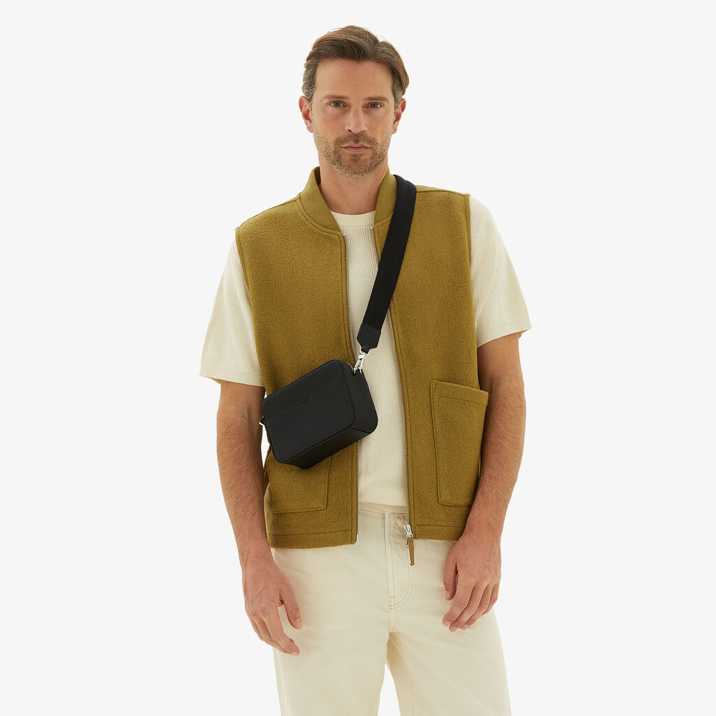 Valextra Borsa A Tracolla Da Uomo Di Lusso Pelle Nera | Valextra V-Line