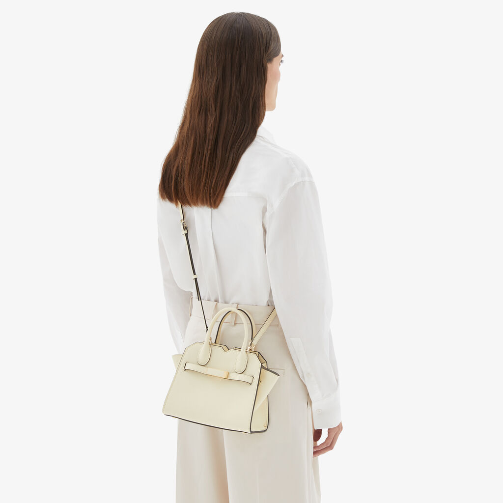 Valextra Borsa A Tracolla Milano Micro | Pelle Di Vitello Millepunte Soft | Bianco Pergamena | Valextra