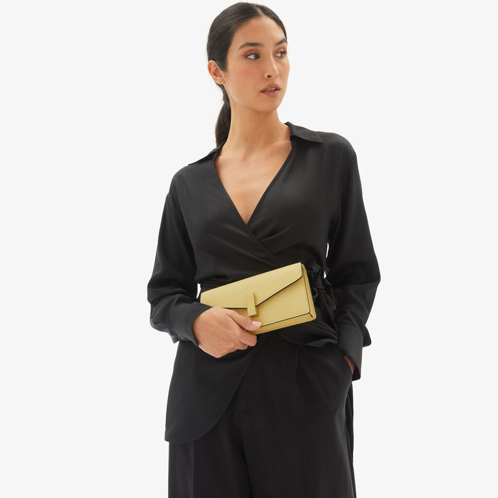 Valextra Clutch Donna Di Lusso In Pelle Gialla Con Catena | Valextra Iside