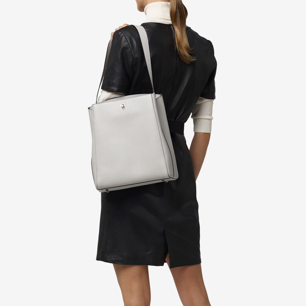 Valextra Valextra Brera: Borsa A Spalla Media In Pelle Grigia