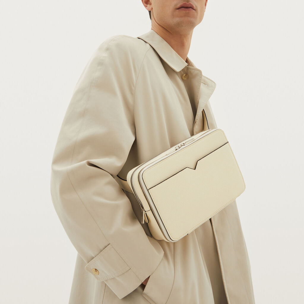 Valextra Valextra V-Line: Marsupio A Tracolla In Pelle Bianca Di Lusso