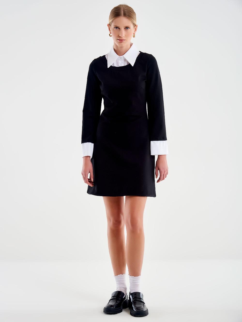 Vicolo Abito con Polsini e Colletto Nero