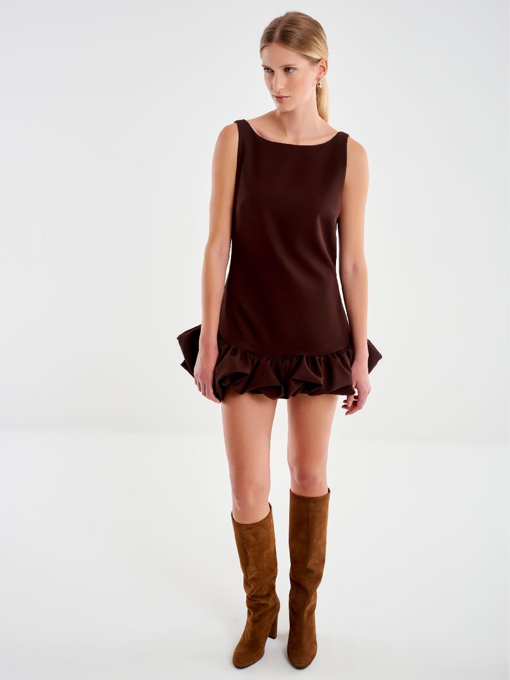 Vicolo Abito Corto con Fondo a Palloncino Moro