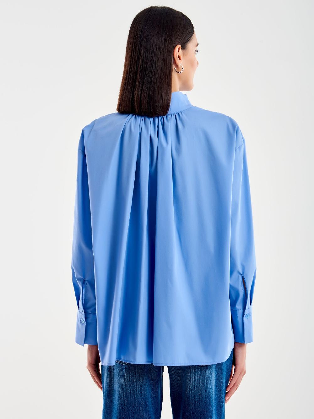 Vicolo Camicia Scollo Profondo E Laccetto Azzurro