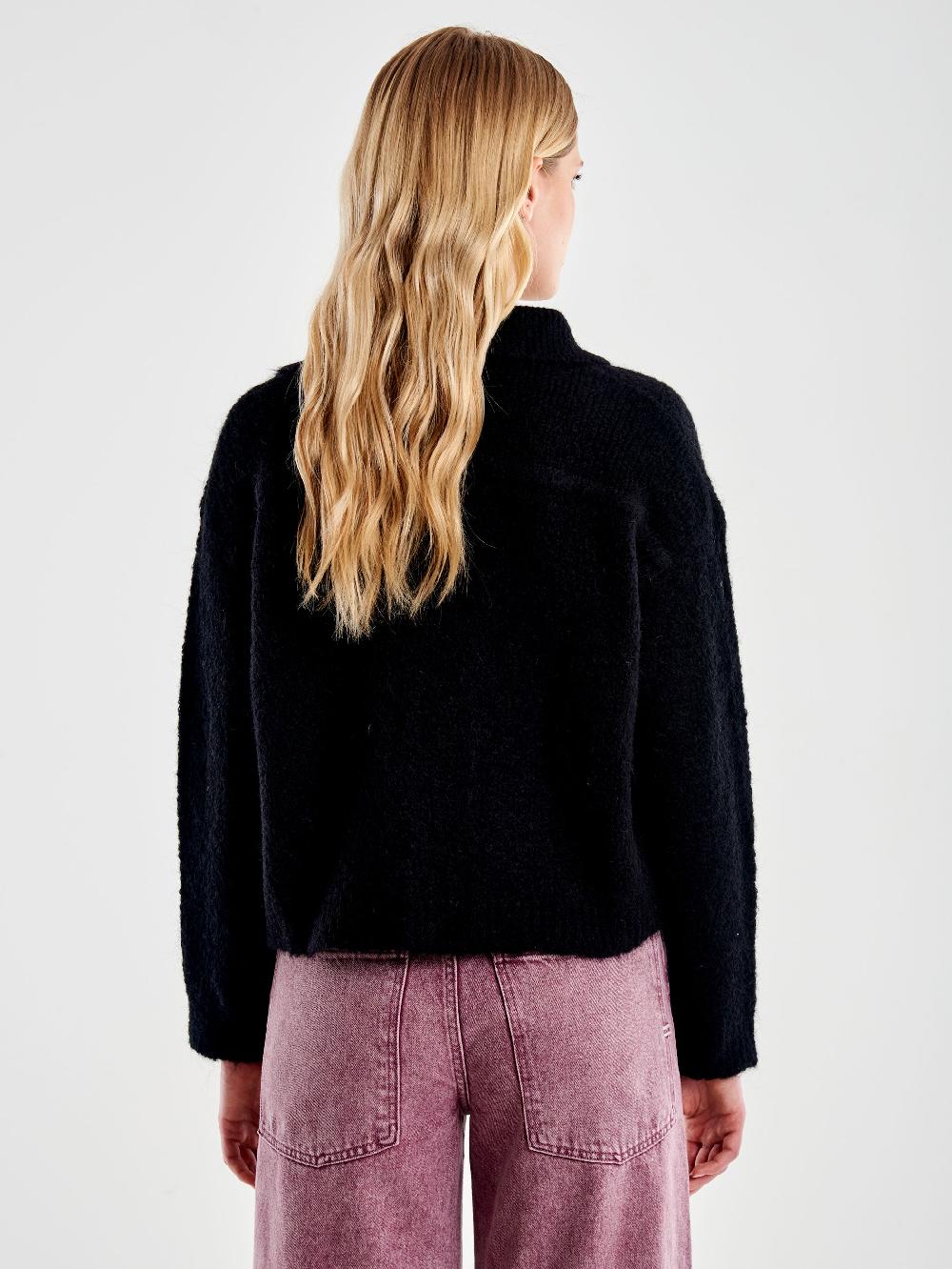 Vicolo Polo In Maglia Con Cabochon Nero