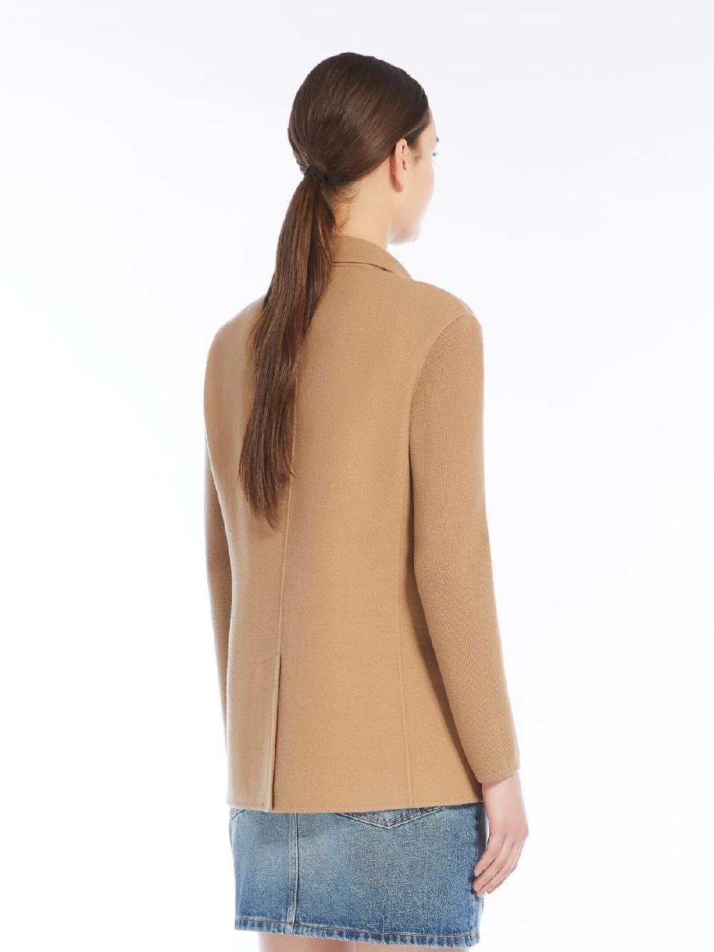 Weekend Giacca In Saglia E Maglia Di Lana