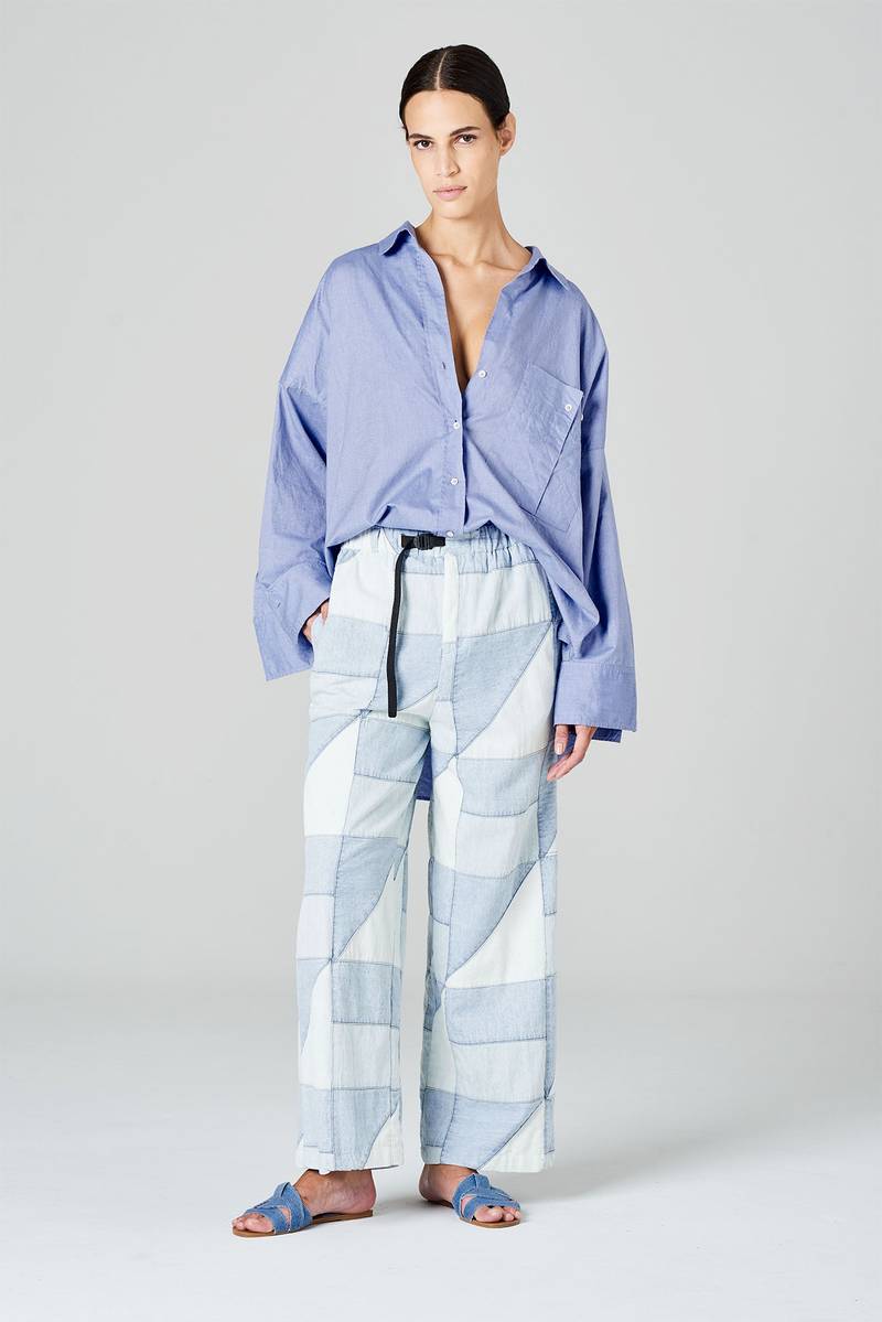 White sand Pantaloni cropped in tessuto patchwork in denim