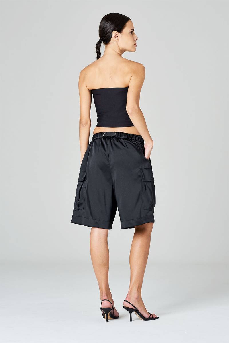 White Sand Bermuda Cargo Gamba Ampia In Satin