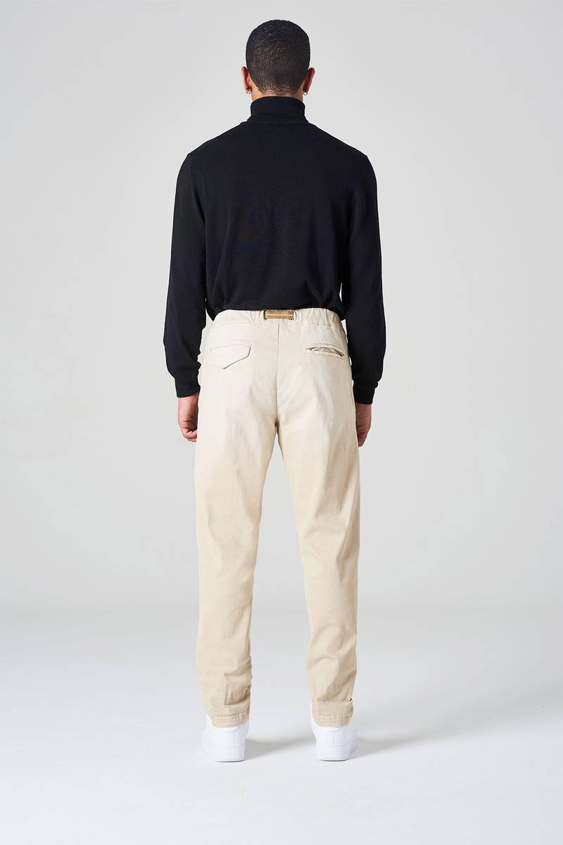 White Sand Pantalone In Cotone Stretch Con Toppe