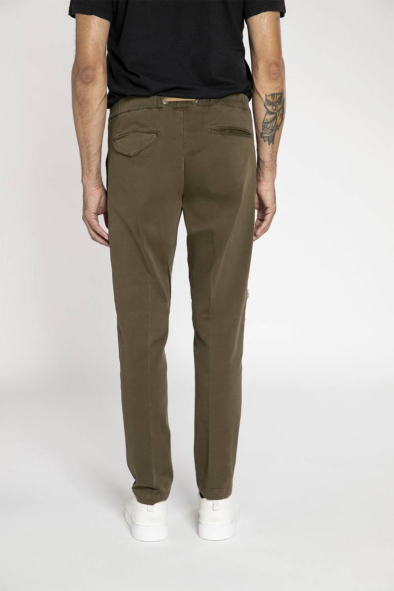 White Sand Pantalone In Cotone Stretch Con Toppe