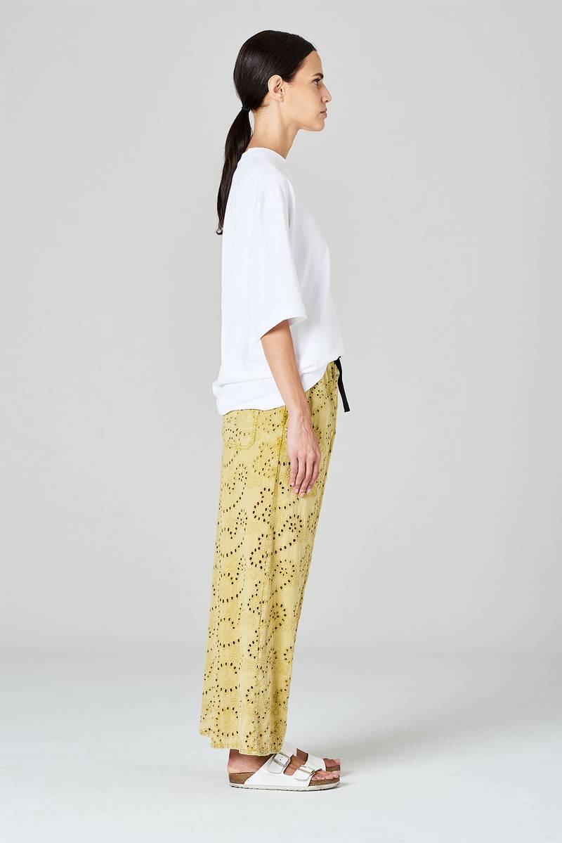 White Sand Pantaloni Cropped In Tessuto Sangallo