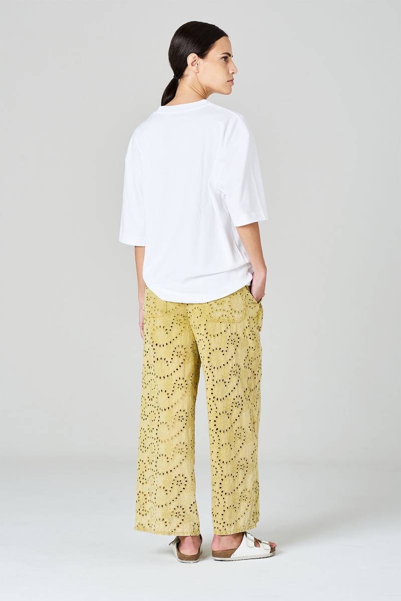 White Sand Pantaloni Cropped In Tessuto Sangallo