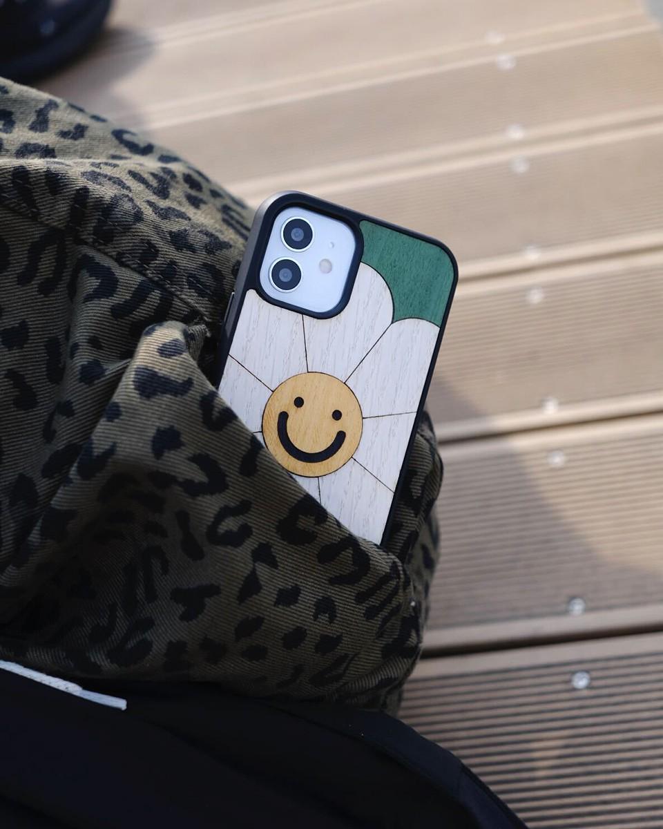 Wood'd Happy Daisy Cover