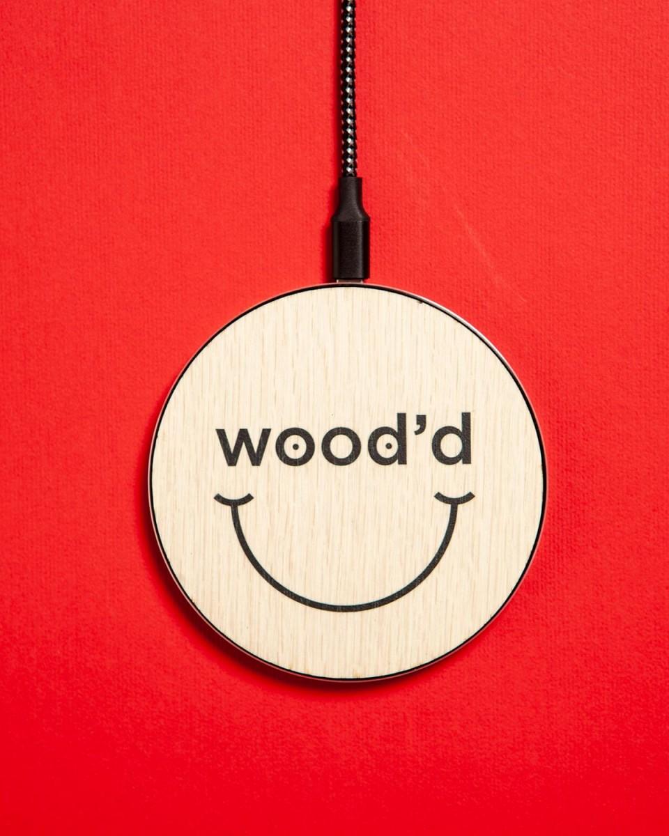 Wood'd Smile Charger