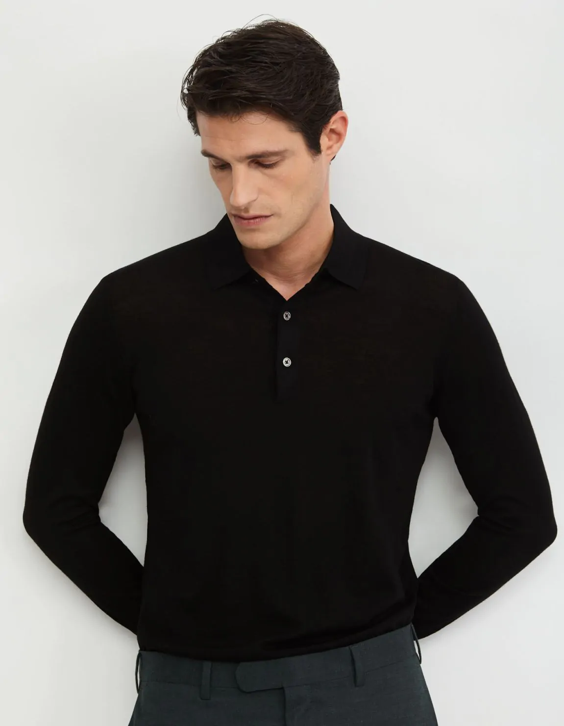 Xacus Maglia Nero Filato lana merino finezza 18