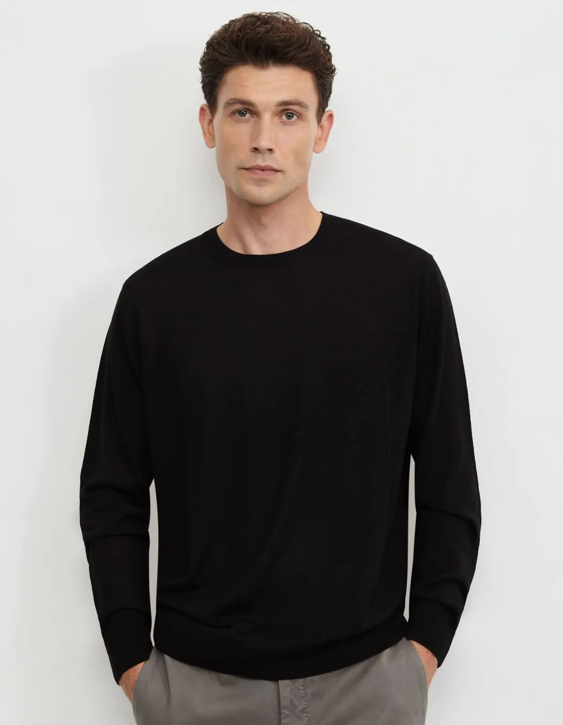 Xacus Maglia Nero Filato lana merino finezza 18