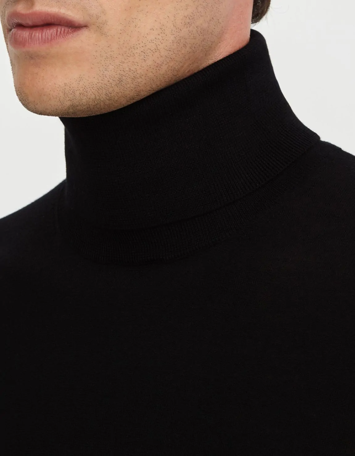 Xacus Maglia Nero Filato lana merino finezza 18