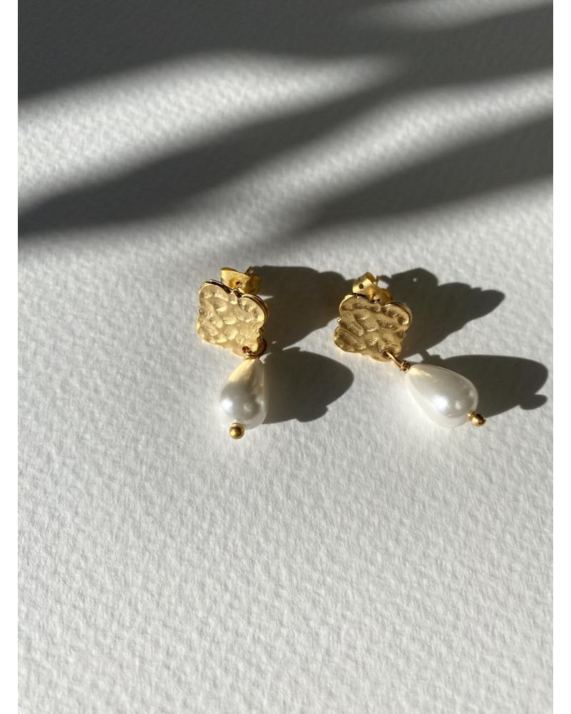 Y'am Capri Y'AM Mini Stud Earrings With Pearls