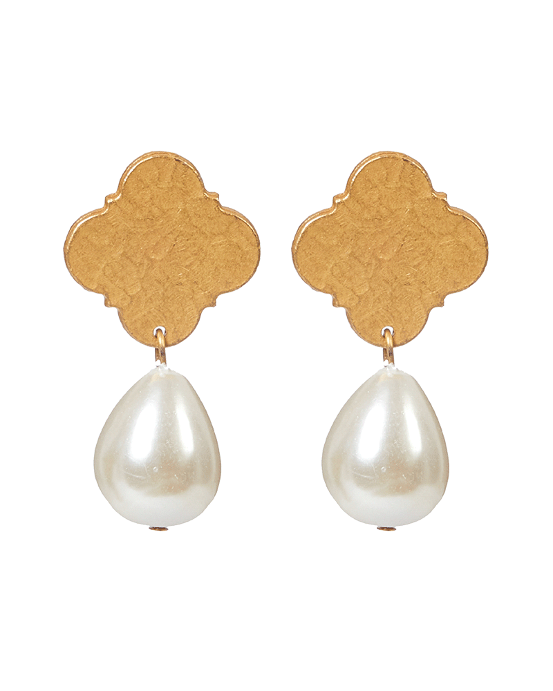 Y'am Capri Y'AM stud earrings with pearls