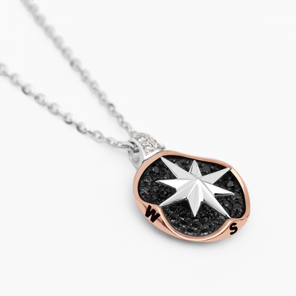 Zancan Collana zancan in oro con pendente rosa dei venti e diamanti