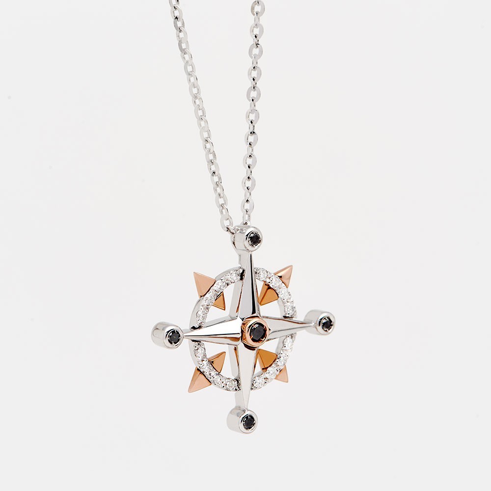 Zancan Collana zancan in oro con pendente rosa dei venti e diamanti