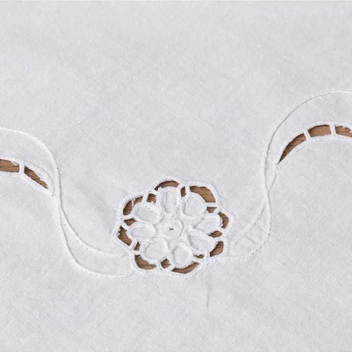 Zenoni & ColombiCentrotavola Ricamato A Mano In Cotone Made In Italy Variante Papillon