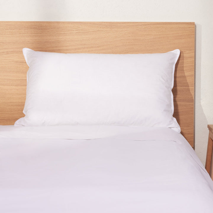 Zenoni & ColombiGuanciale Marilleva In 85% Piuma D'Oca Con Fodera In 100% Cotone Basso Leggero Sostegno