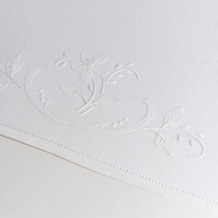 Zenoni & ColombiRunner Ricamato A Mano In Misto Lino E Cotone Made In Italy Clara