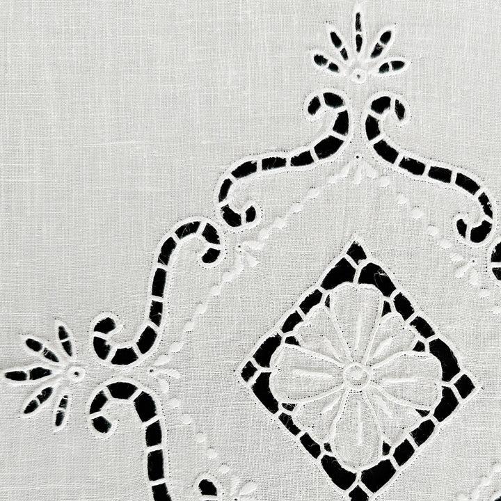 Zenoni & ColombiTenda Al Metro Ricamata In Misto Lino Made In Italy Variante Clelia