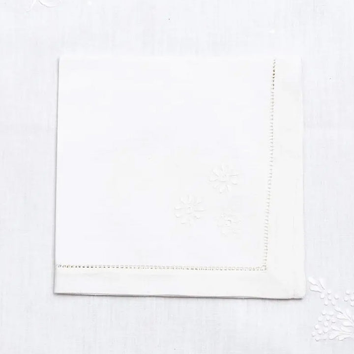 Zenoni & ColombiTovaglia Da The + 4 Tovaglioli Ricamati 100% Cotone Variante Cristina