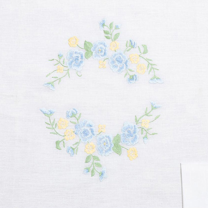 Zenoni & ColombiTovaglia Da The + 4 Tovaglioli Ricamati 100% Cotone Variante Giulia