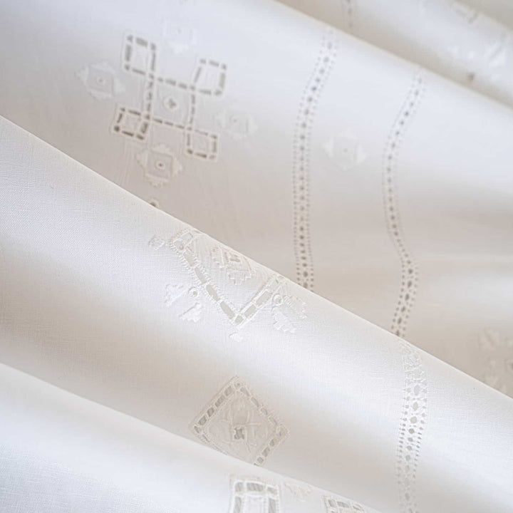 Zenoni & ColombiTovaglia Ricamata Punto Antico Italiano