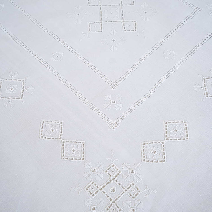Zenoni & ColombiTovaglia Ricamata Punto Antico Italiano