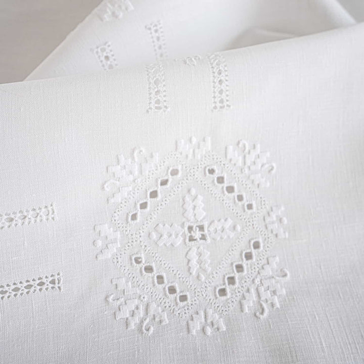 Zenoni & ColombiTovaglia Ricamata Punto Antico Toscano