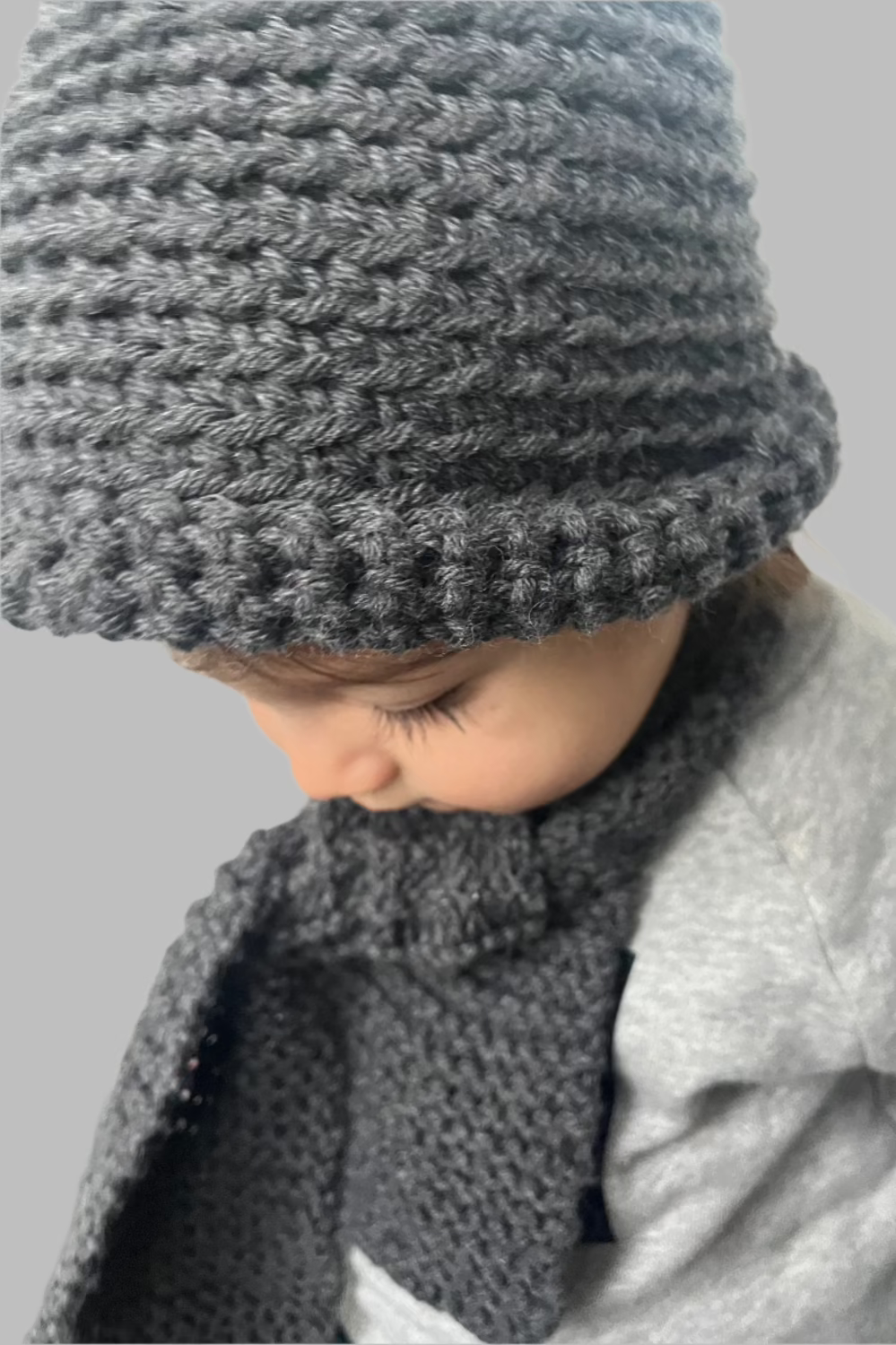 Zerobarracento Hand-knitted wool hat for baby