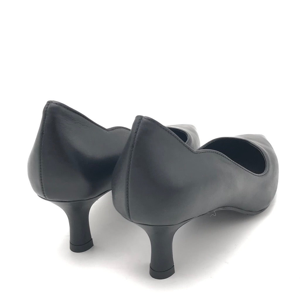 Zulian Calzature Decolletè Lory Scollo Asimmetrico Nera