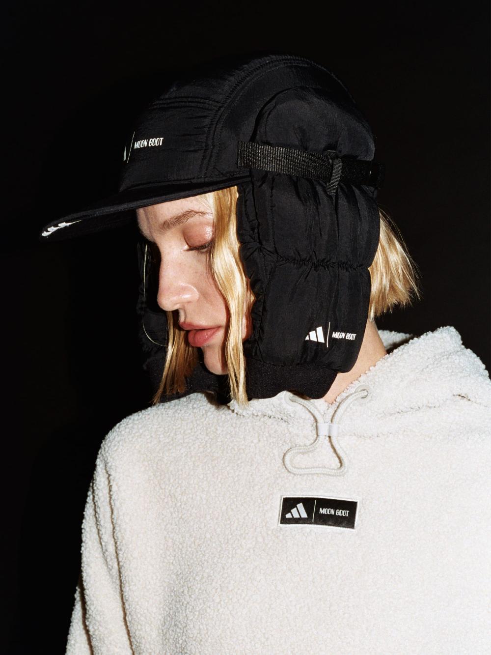 Moon Boot Felpa Cropped Beige Con Cappuccio Adidas X Moon Boot
