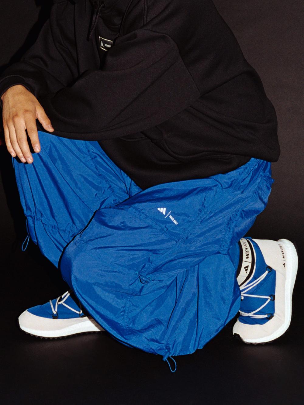 Moon Boot Pantaloni Parachute blu adidas x Moon Boot
